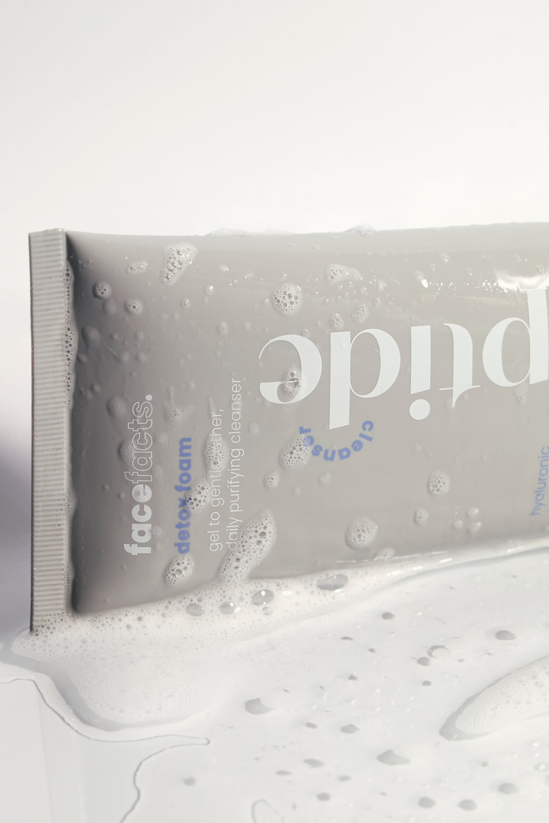 Peptide Detox Foam Cleanser
